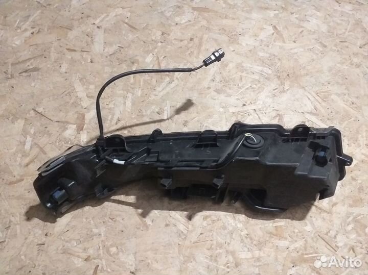 Правый ходовой огонь Lexus NX 2015 год