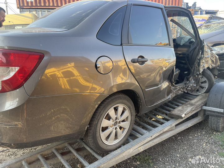 LADA granta в разборе