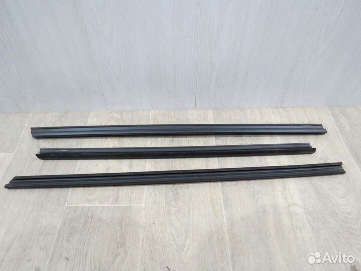 Молдинг двери внутренний Volkswagen Polo