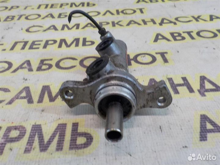 Цилиндр тормозной главный Subaru Legacy Outback I