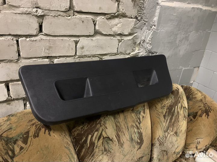 Обшивка крышки багажника VW Polo (Sed Rus)