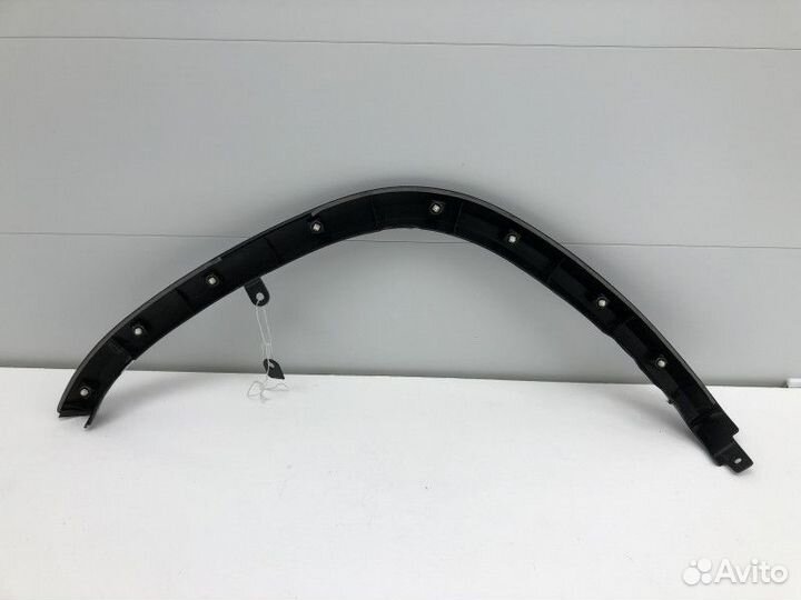 Накладка переднего крыла правого Toyota Fortuner 2