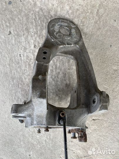 Кулак поворотный задний Bmw X5 E70