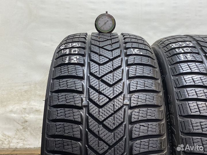 Pirelli Winter Sottozero 3 235/40 R18