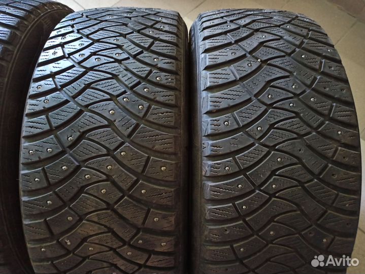 Dunlop Winter Maxx 235/45 R18