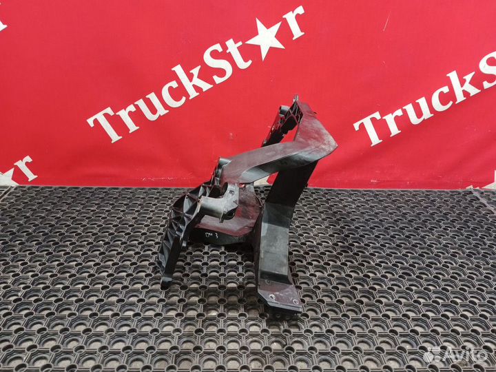 Кронштейн фары левой 2018г. Daf XF106