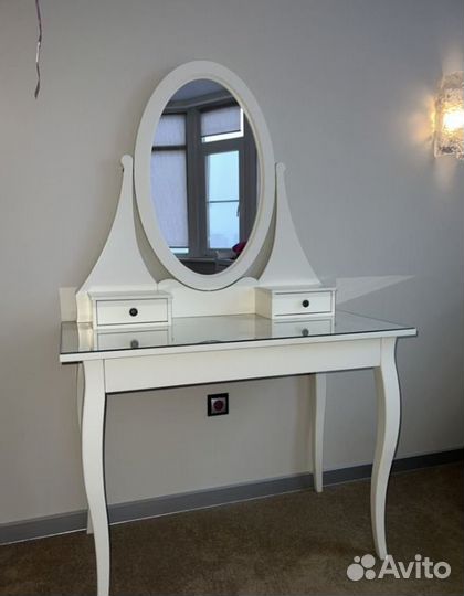 Туалетный столик IKEA с зеркалом