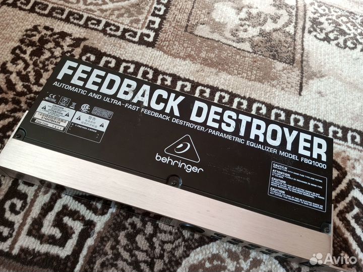 Продам подавитель обратной связи Behringer FBQ1000