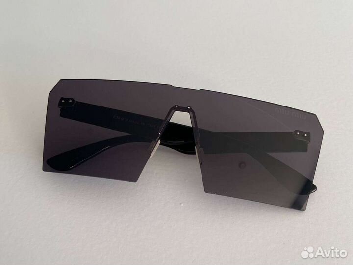 Солнцезащитные очки