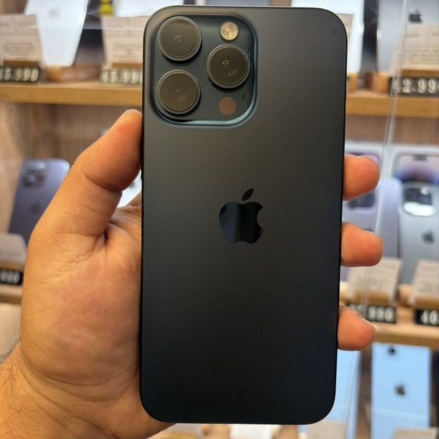 iPhone 15 Pro Max, 256 ГБ, SIM + eSIM