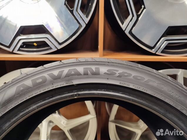 Yokohama Advan Sport V107 325/35 R22