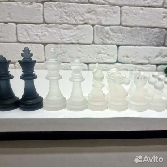 Шахматы ручной работы новые из смолы