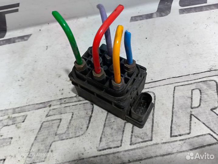 Блок клапанов пневмоподвески Audi Q7 4L 3.0 BUG