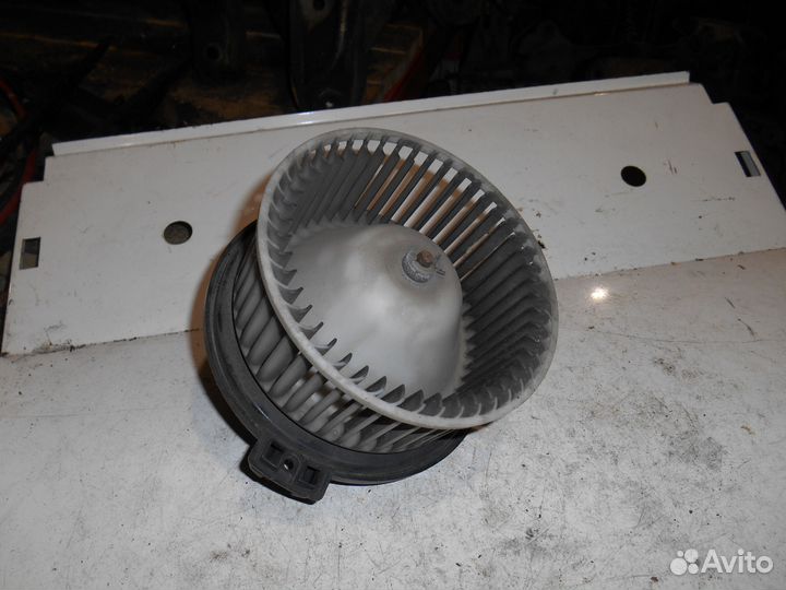 Моторчик печки 194000-0240 5R29 Mitsubishi Galant