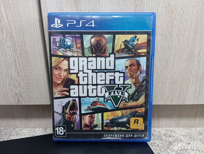 PS4 Slim 500Gb+2 джоя+диск GTA 5+подставка