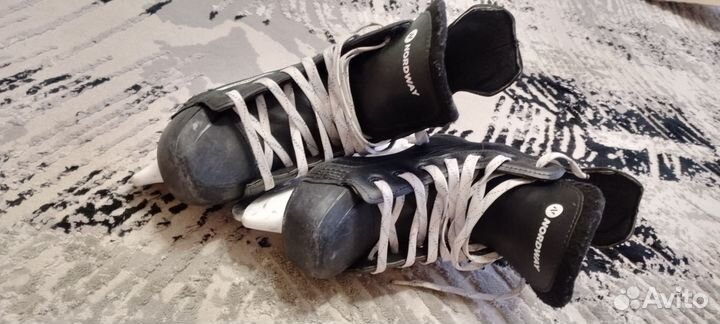 Коньки хоккейные