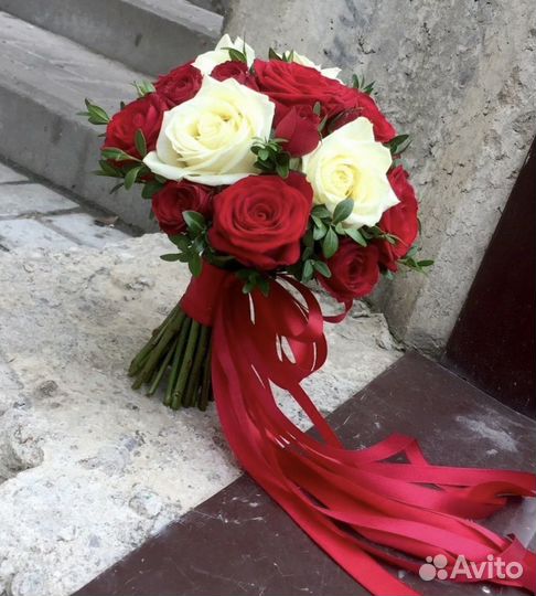 Букеты из живых цветов на годовщину, юбилей