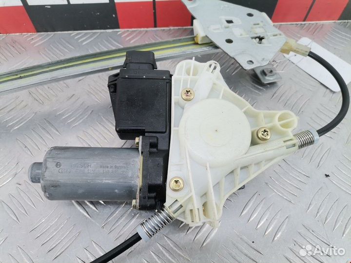 Стеклоподъемник электрический задний левый