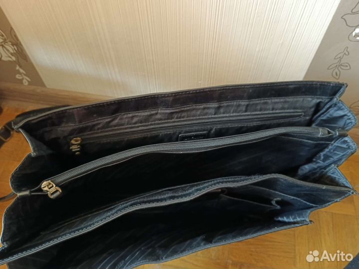 Мужской кожаный портфель