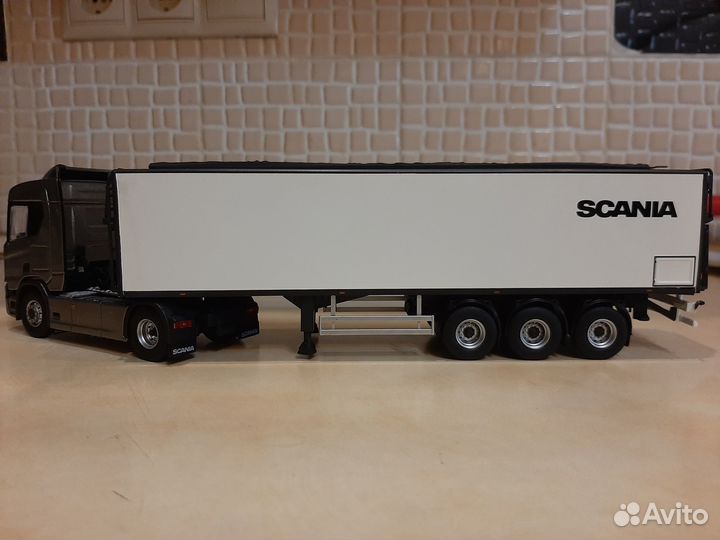 Модель scania.1:50