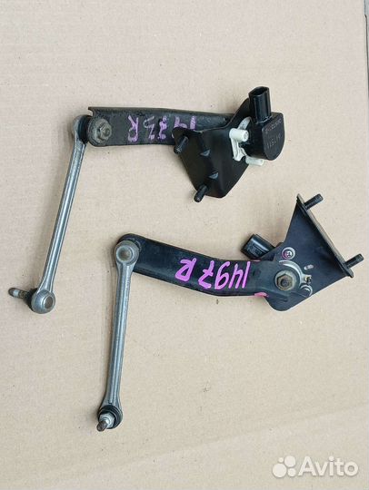 Датчик положения кузова Toyota Camry 40