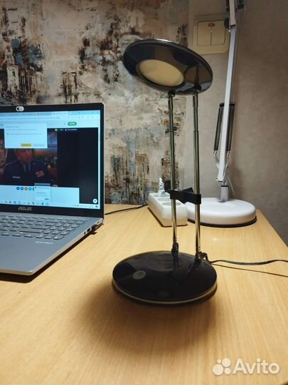 Лампа настольная