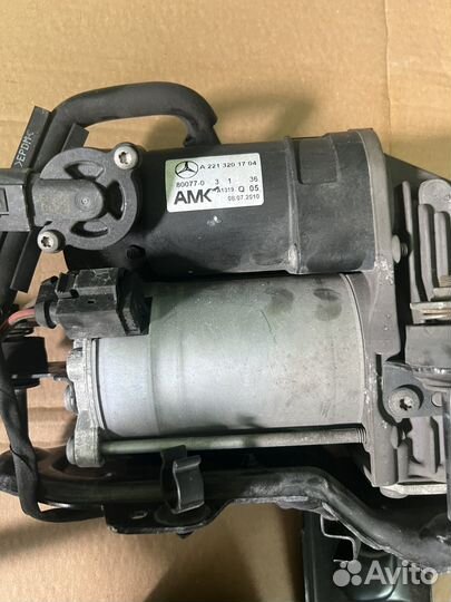 Компрессор пневмы на Мерседес w221