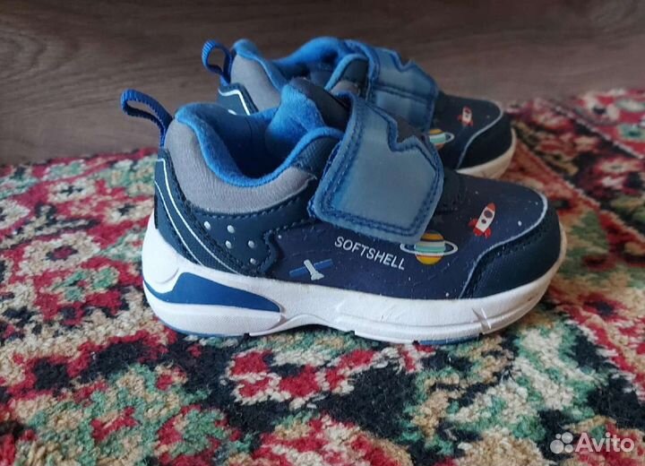 Кроссовки для мальчика р.21