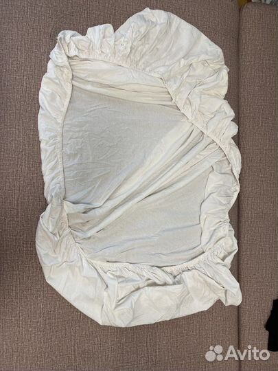 2 простыни (овальная и круглая) детскую кровать