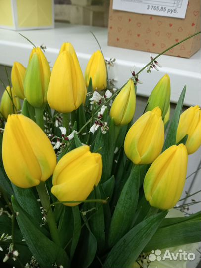 Корпоративные букеты на 8 марта