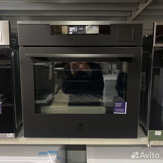 Духовой шкаф electrolux новый