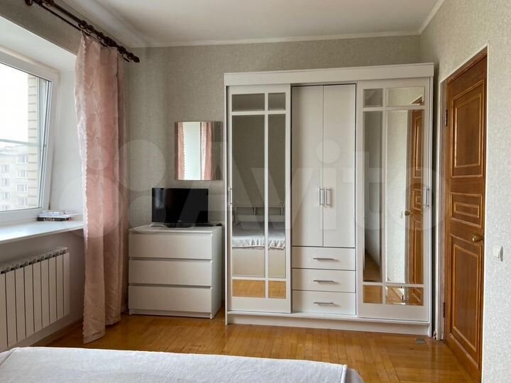 2-к. квартира, 54 м², 3/5 эт.