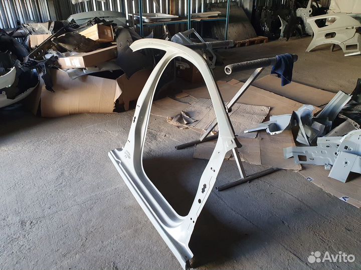 Боковина с порогом Skoda Octavia