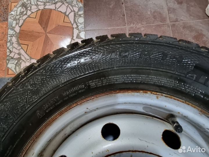 Продам комплект зимних колёс