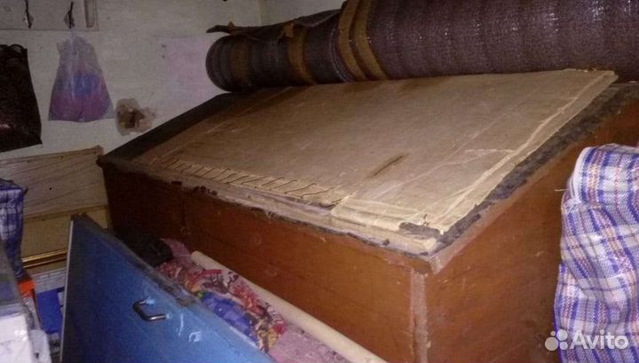 Ларь деревянный