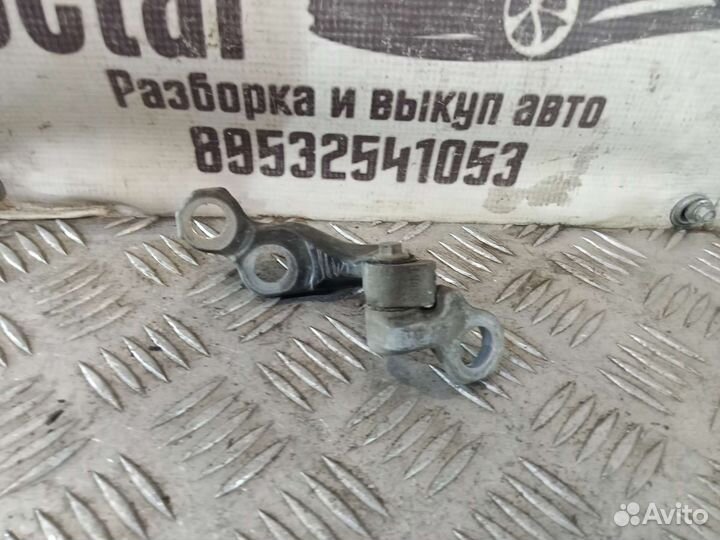 Петля двери передняя правая ford focus 2