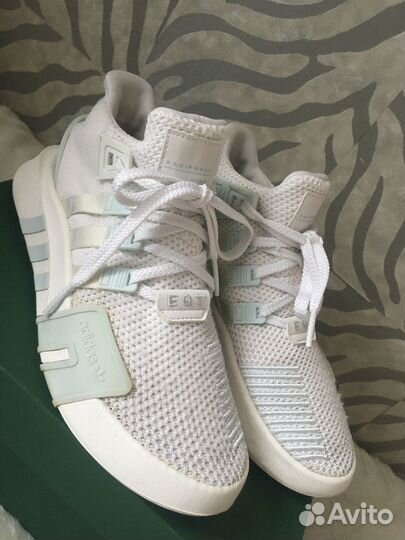 Кроссовки adidas