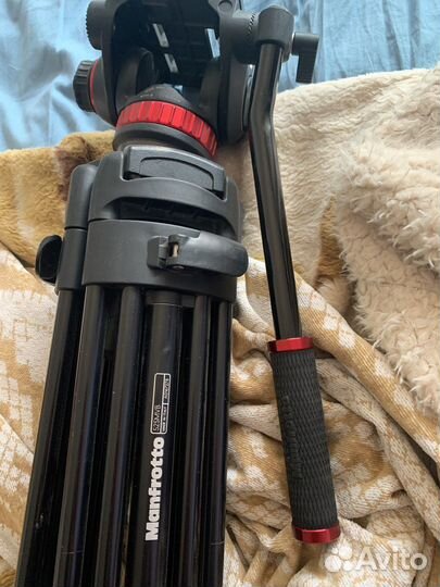 Штатив Manfrotto 546B и mvh502h
