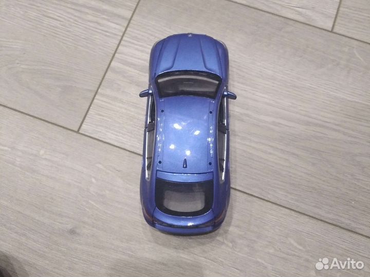 Игрушка машинка железная