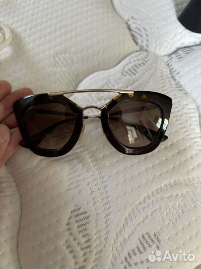 Солнечные очки Prada