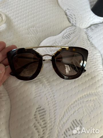 Солнечные очки Prada