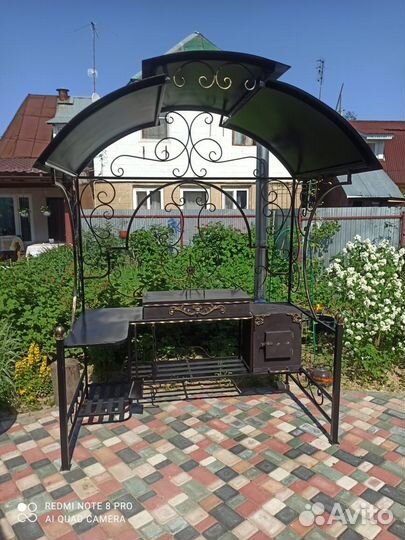 Кованый мангал с крышей