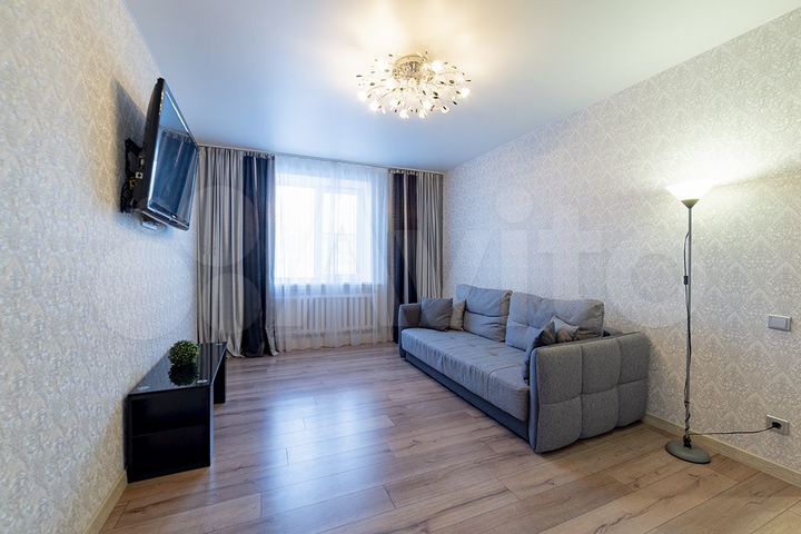 2-к. квартира, 65 м², 1/3 эт.