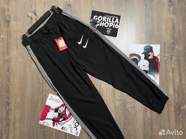 Спортивные штаны Nike Swoosh