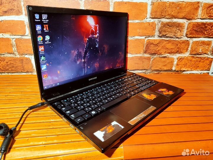 Samsung NP305V5A - A8-3 Gen \ 4 Озу \ 1 GB видео \