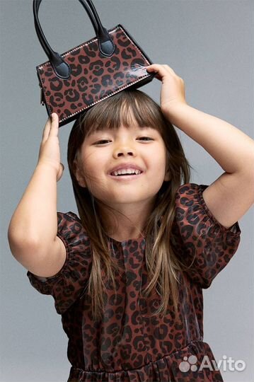 Платье нарядное H&M 134, новое