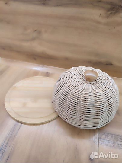 Хлебница-клош