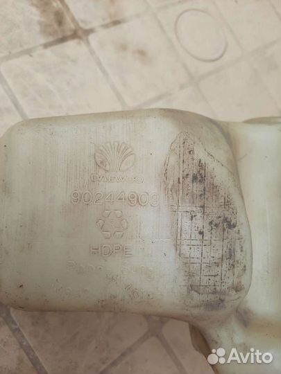 Бачок омывателя в сборе на дэу эсперо