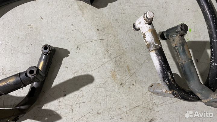 Петли крышки багажника Mercedes Benz W202