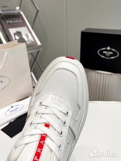 Элегантная мужская обувь Prada